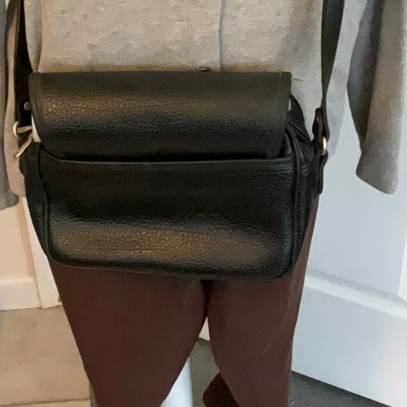 GUESS SATCHEL ALL LEATHER BAG - Picture 2 of 9